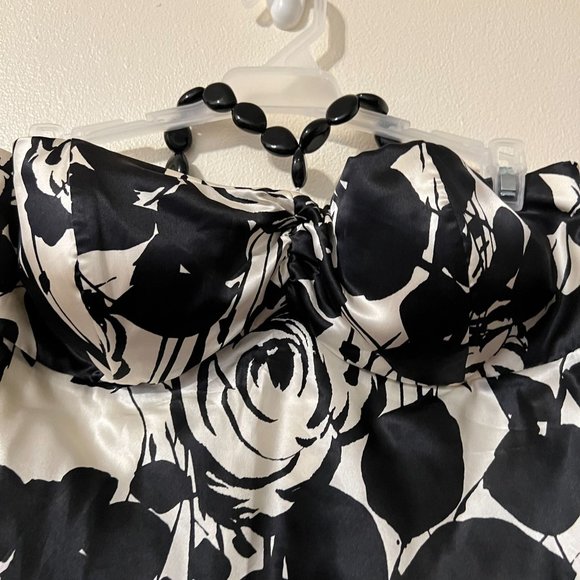 White House Black Market Small Blouse Silk Floral Sleeveless Jewel Halter top si - Picture 3 of 10